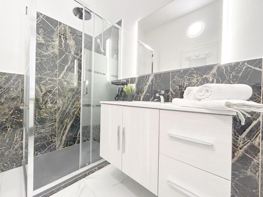 Elegant Apartment - Wifi - Smart Tv - Netflix Genua Zewnętrze zdjęcie