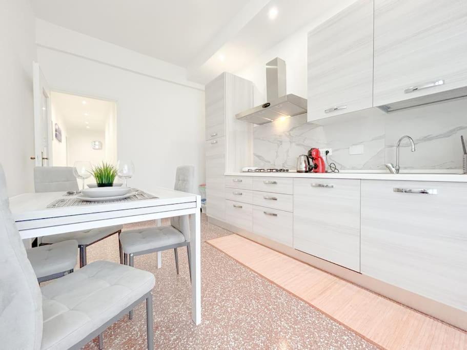 Elegant Apartment - Wifi - Smart Tv - Netflix Genua Zewnętrze zdjęcie